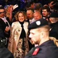 Hollywoodska zvezdnica na Dunajskem opernem plesu ganjena do solz: "Vzelo mi je sapo"