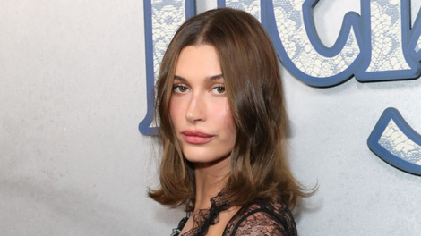 Hailey Bieber premiera film Viharni vrh