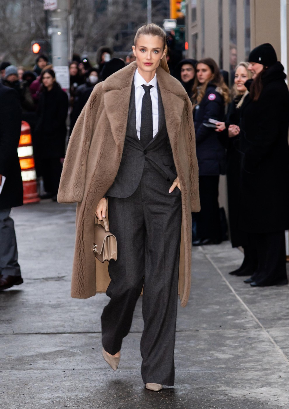 Navdih z newyorkških ulic: Kaj se je tokrat nosilo izven modnih pist na NYFW?