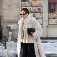 Navdih z newyorkških ulic: Kaj se je tokrat nosilo izven modnih pist na NYFW?