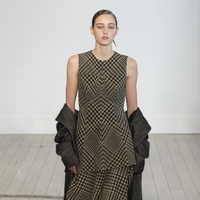 To sezono modnim pistam vladajo pozna 90. leta