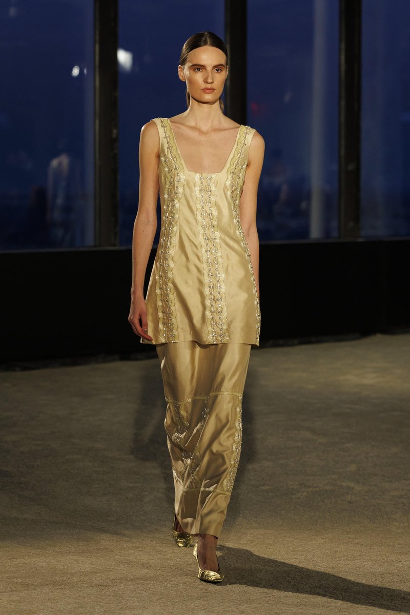 To sezono modnim pistam vladajo pozna 90. leta