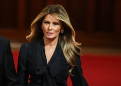 Modni spodrsljaj ali zadetek v polno? Melania Trump pritegnila pozornost v bleščečih hlačah