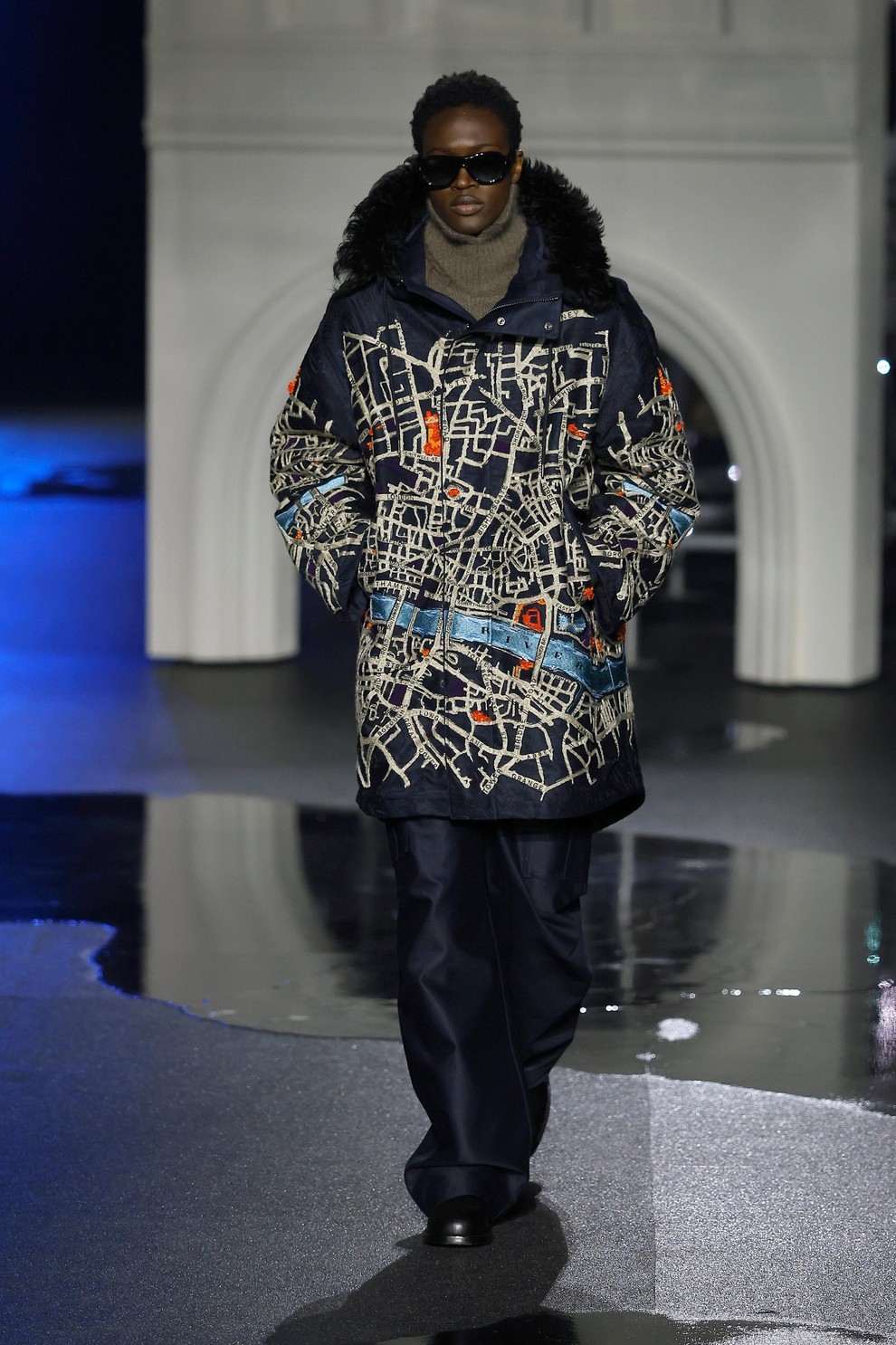 Trenč plašč na 100 in 1 način: dekonstrukcija britanske klasike