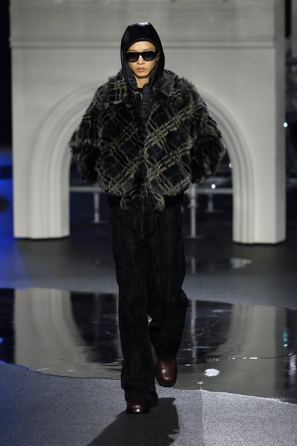 Trenč plašč na 100 in 1 način: dekonstrukcija britanske klasike