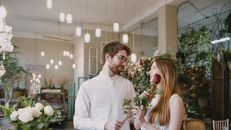 Natakar, ki je stregel za valentinovo, opazil nekaj žalostnega pri mladih parih