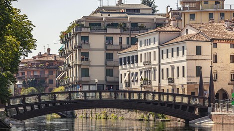 Popolna ideja za enodnevni izlet brez gneče: obiščite ‘Male Benetke’