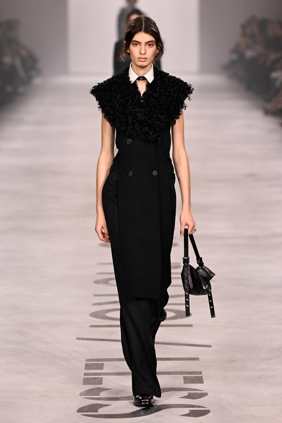 Debitantska kolekcija Marie Grazie Chiuri za Fendi: "Manj jaz, več mi"