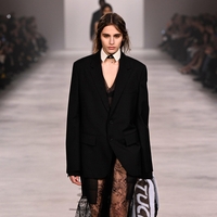 Debitantska kolekcija Marie Grazie Chiuri za Fendi: "Manj jaz, več mi"