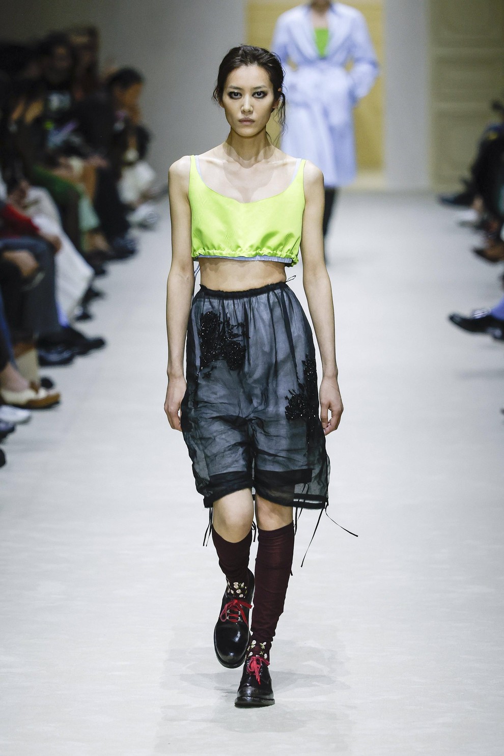 Prada: Kako z nekaj ključnimi kosi ustvariti nešteto sodobnih kombinacij?