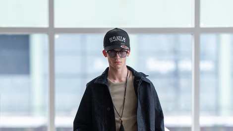 AIRS Luggage with SEVEN SAINTS jewelry & RCOA Hat & VELENCI Glasses