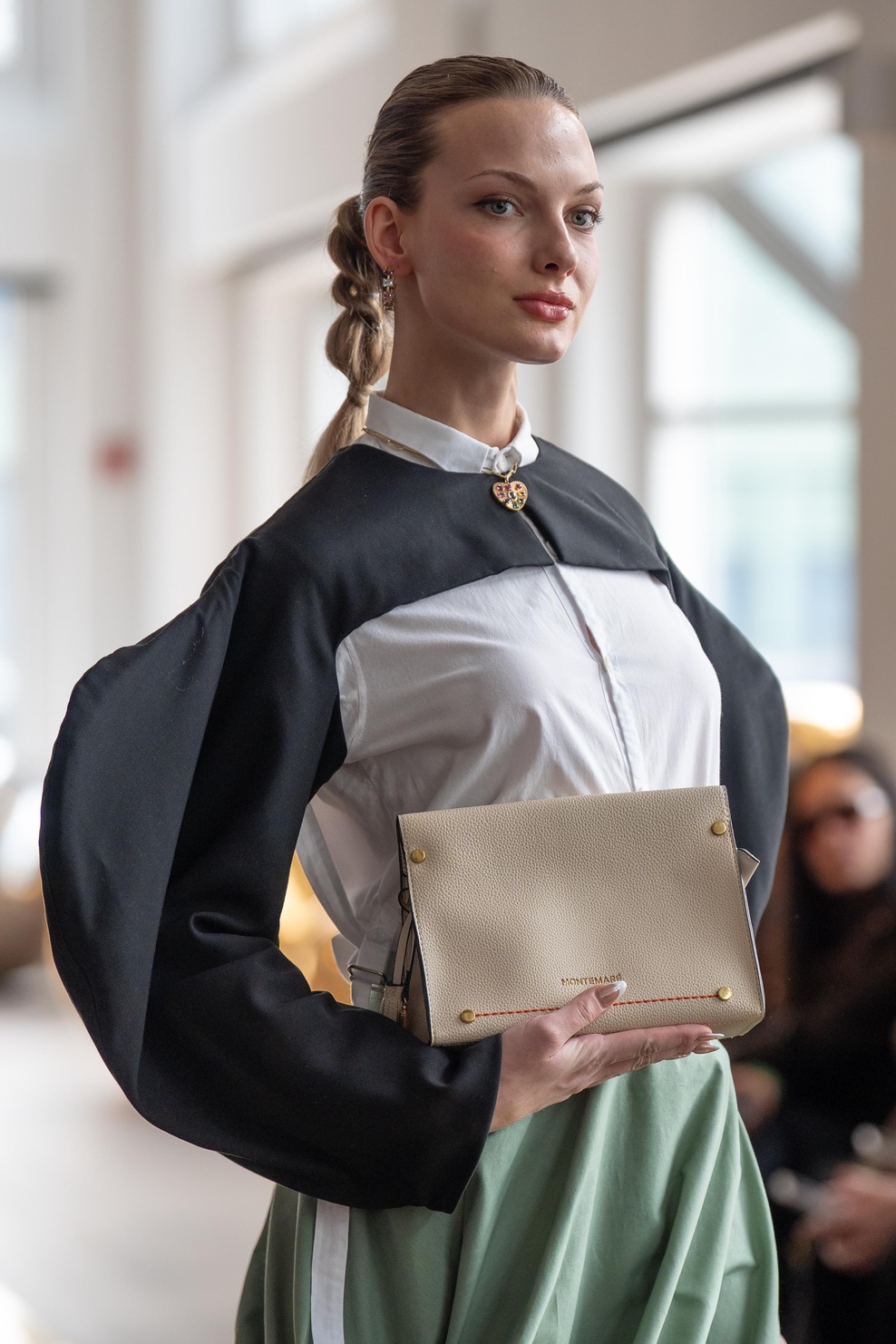 CARAT FINE JEWELRY with DAVISHONG & MONTEMARE Bag