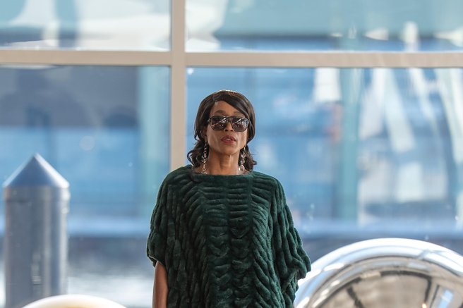 MAHOGANI COLLECTIONS with VELENCI Glasses