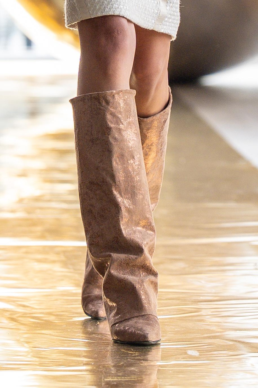 NINA B. Shoes with LOVETUNAY Bag & MUNDOE&E