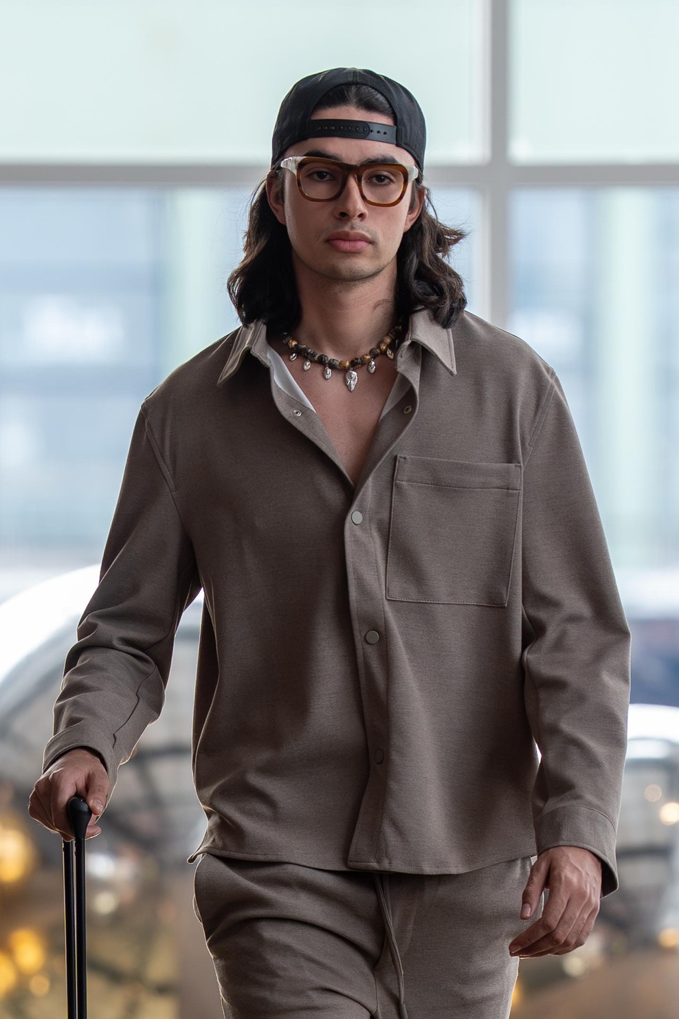 SEVEN SAINTS Jewelry with RCOA Hat & VELENCI Glasses & AIRS Bag