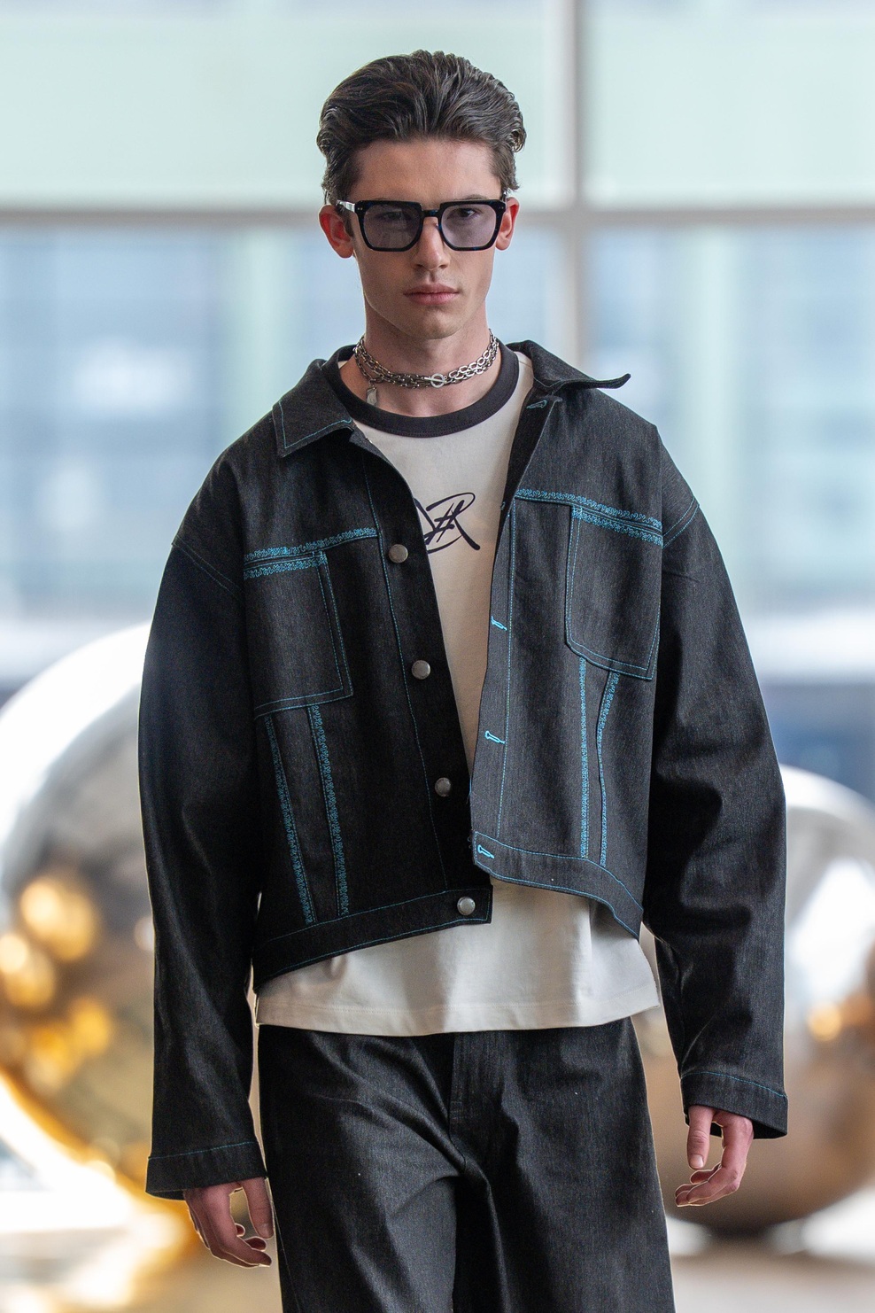 VELENCI Glasses with ROYALTYWAYS & URBAN DIAMONDS Jewelry