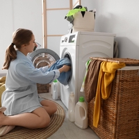 Napaka, ki uničuje vaš pralni stroj in perilo: večina jo dela pri vsakem pranju