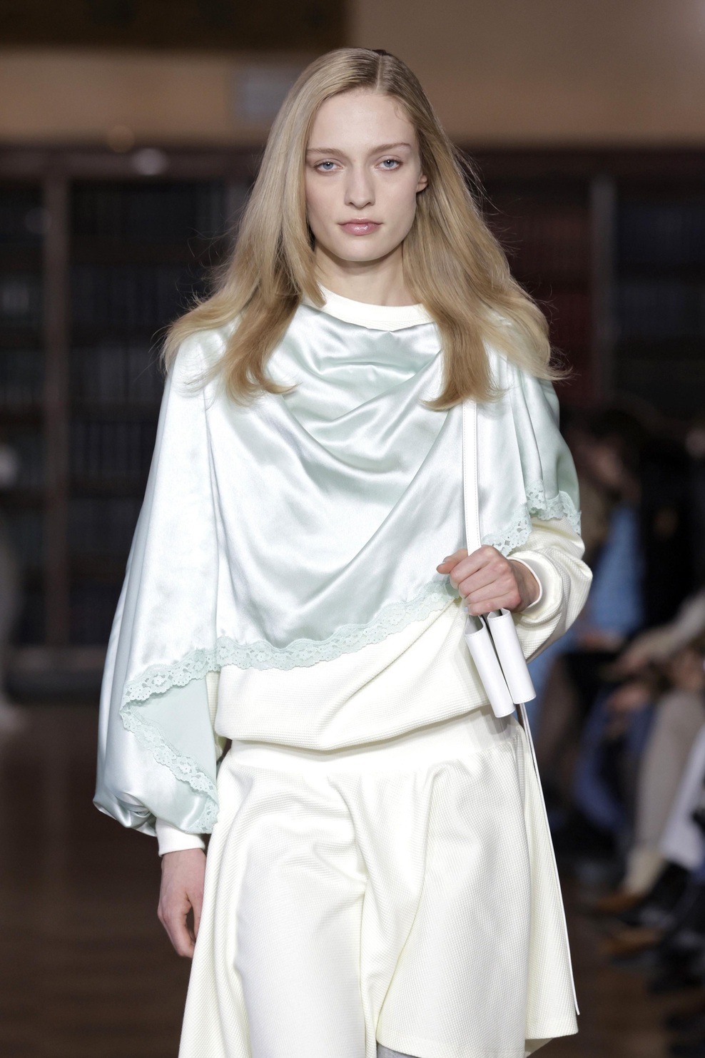 "Sleepy girl" videz je nova luksuzna različica "clean girl" estetike: deluje še bolj osvežujoče (foto: Profimedia)