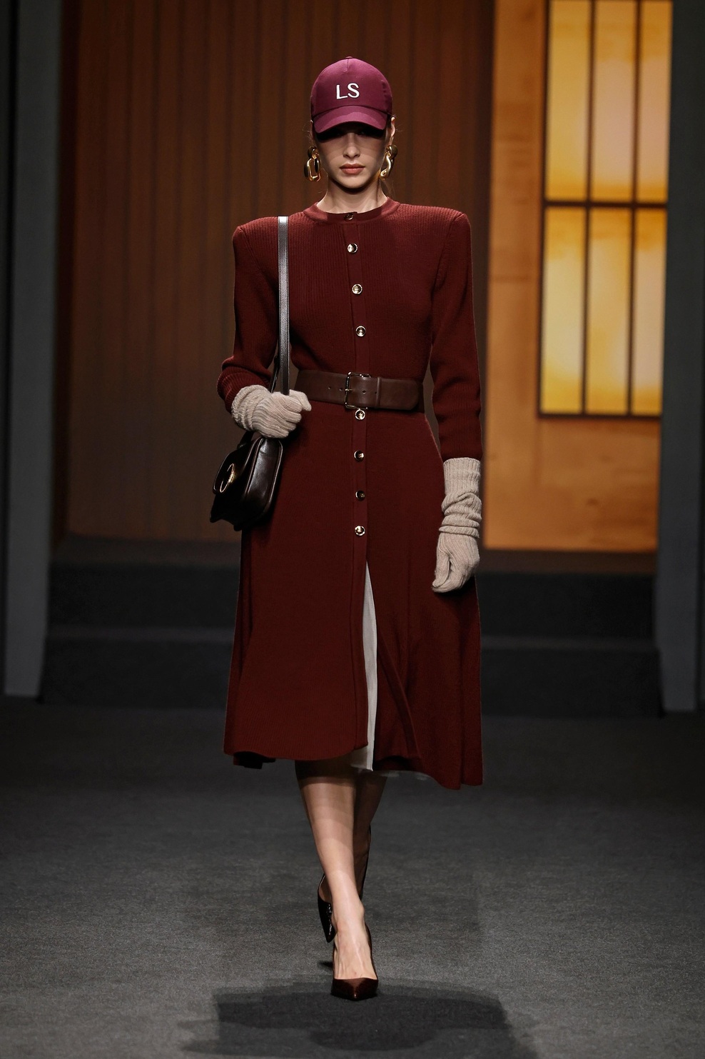 Puli, bela srajca in vrhnji sloj: to so ključni kosi za jesen pri Luisi Spagnoli