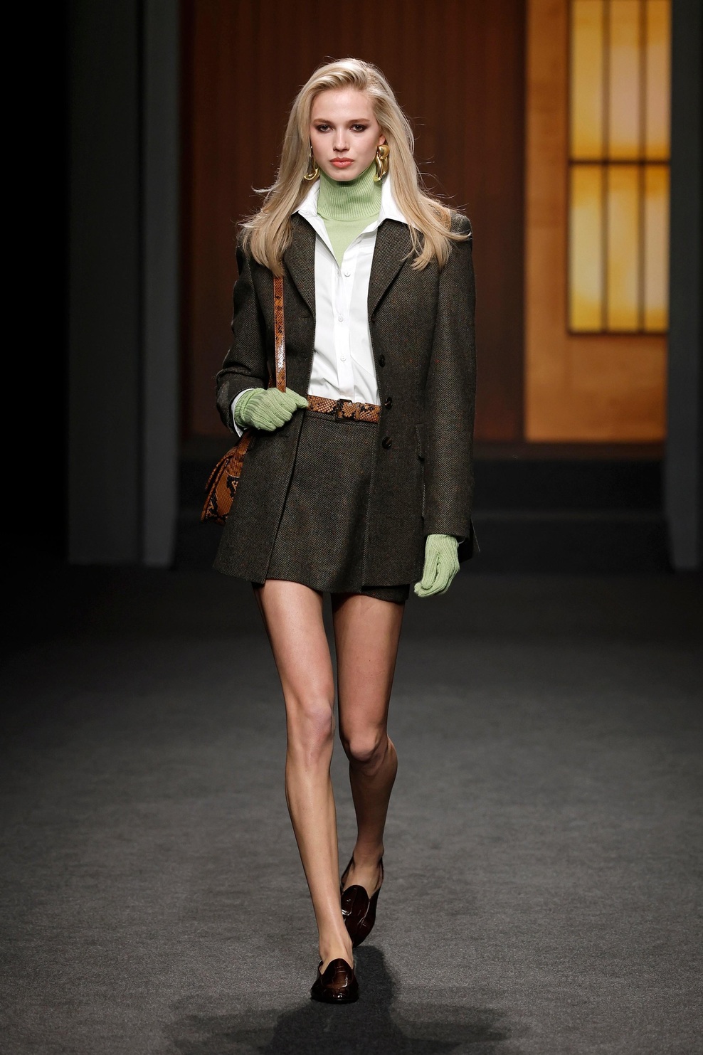 Puli, bela srajca in vrhnji sloj: to so ključni kosi za jesen pri Luisi Spagnoli