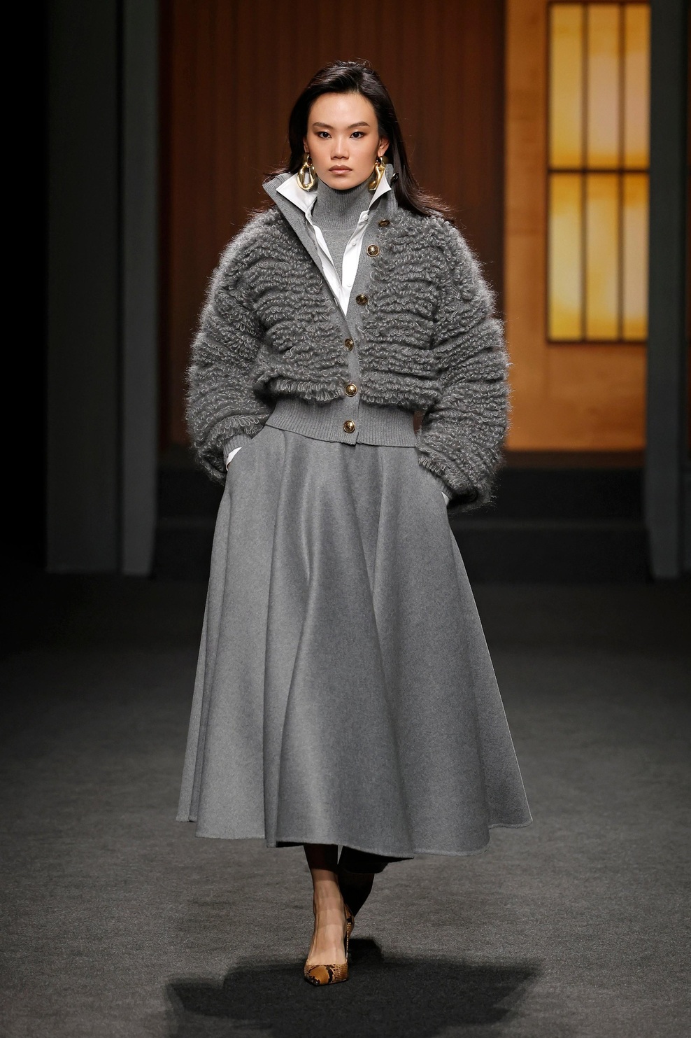 Puli, bela srajca in vrhnji sloj: to so ključni kosi za jesen pri Luisi Spagnoli