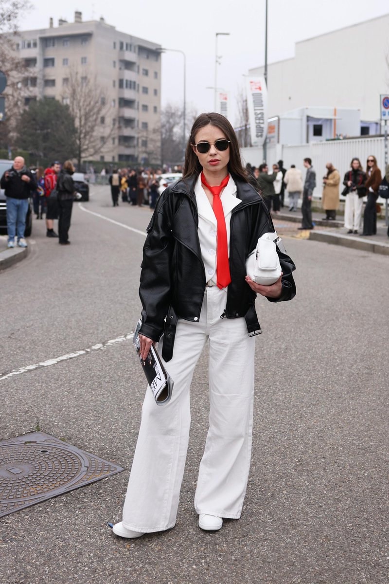 Najbolje oblečene ženske v Milanu nosijo ta model jakne