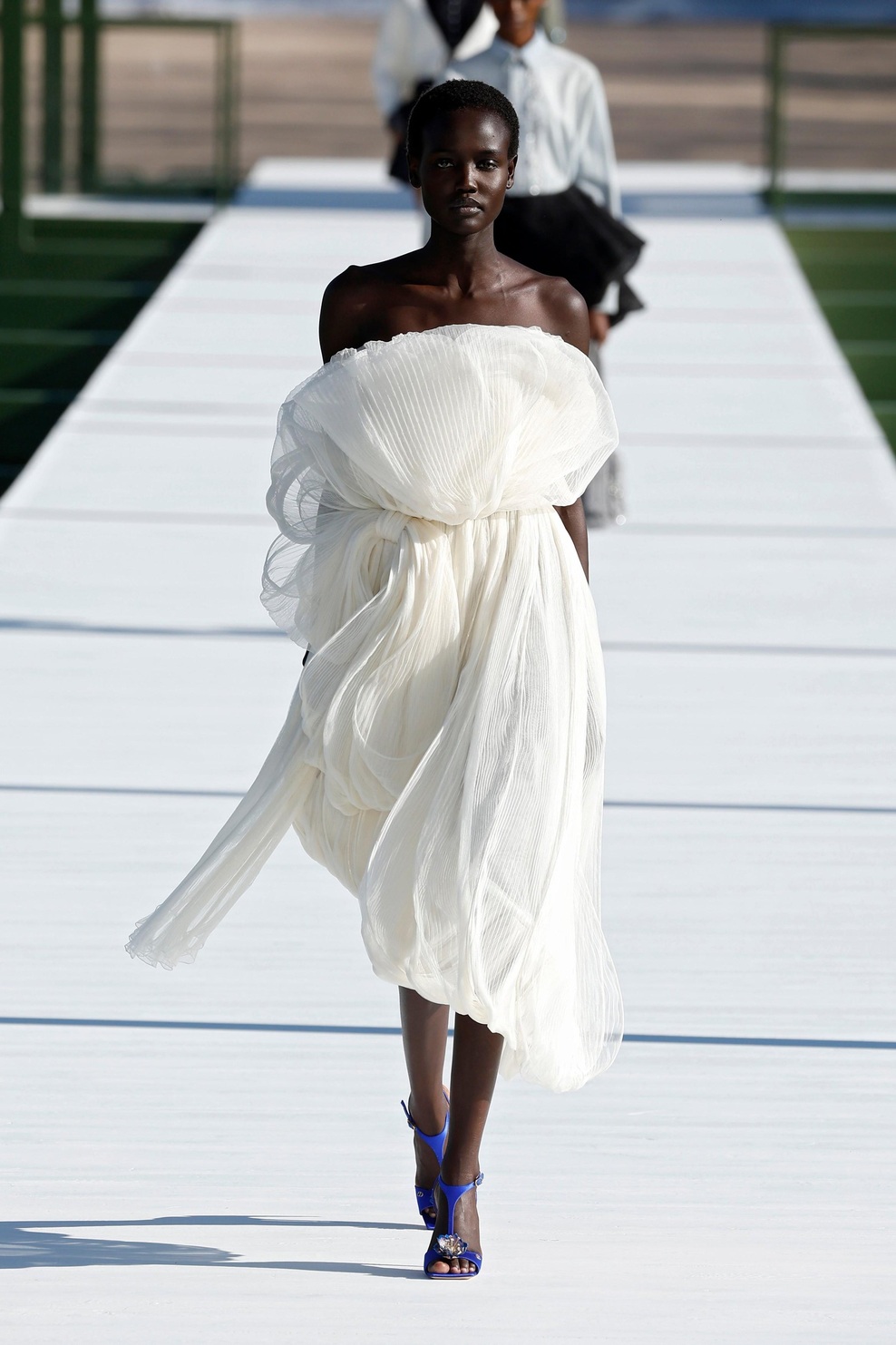 Med cvetjem in volančki: Dior za jesen in zimo 2026/27