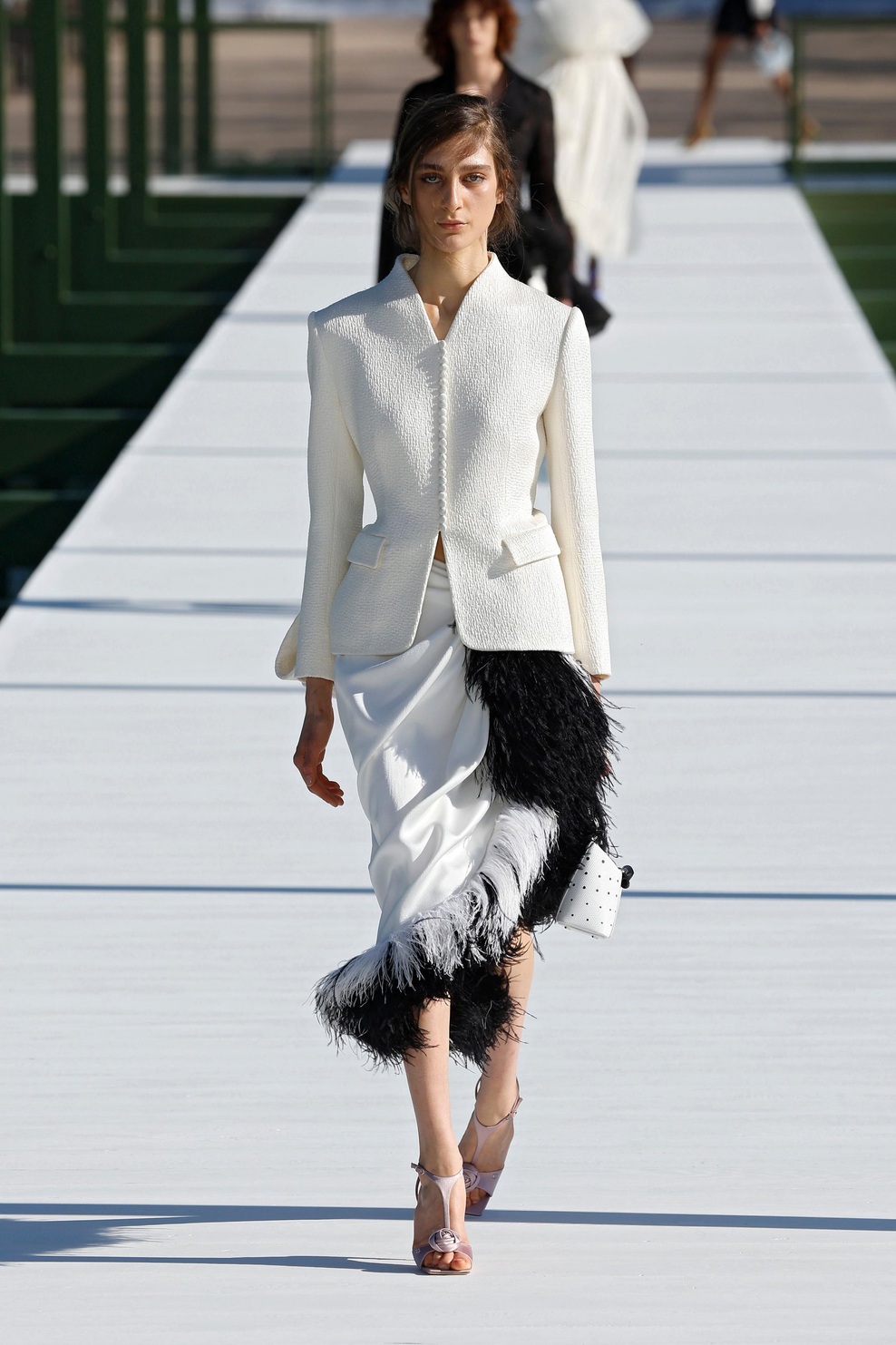 Med cvetjem in volančki: Dior za jesen in zimo 2026/27