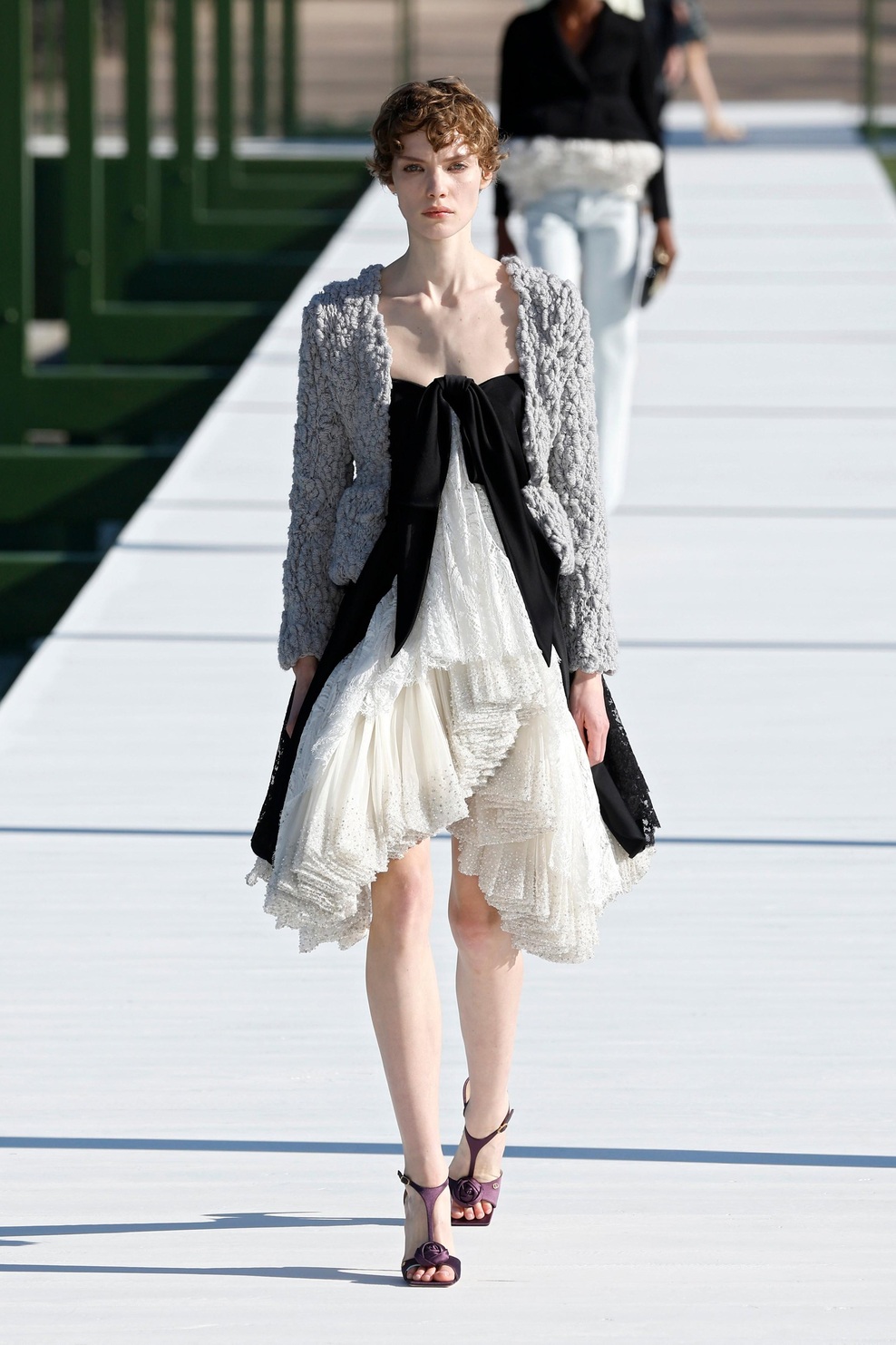 Med cvetjem in volančki: Dior za jesen in zimo 2026/27