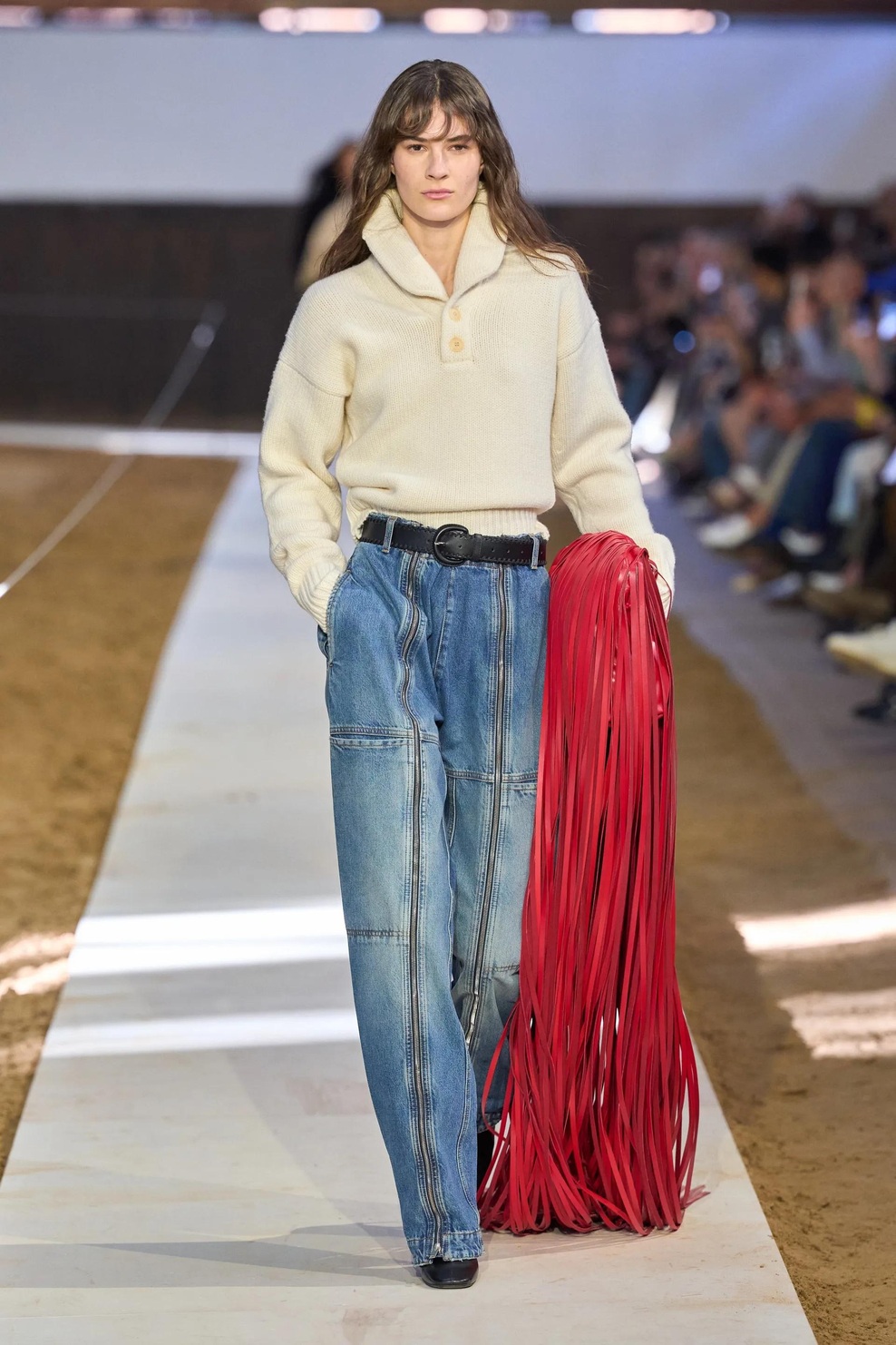 Stella McCartney na modno pisto vključila konje in ustvarila magično kuliso