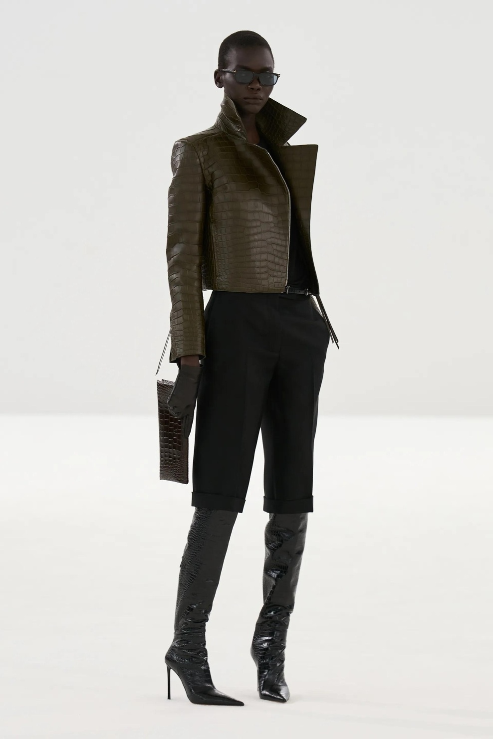 Haider Ackermann nadaljuje novo poglavje znamke Tom Ford z drzno kolekcijo