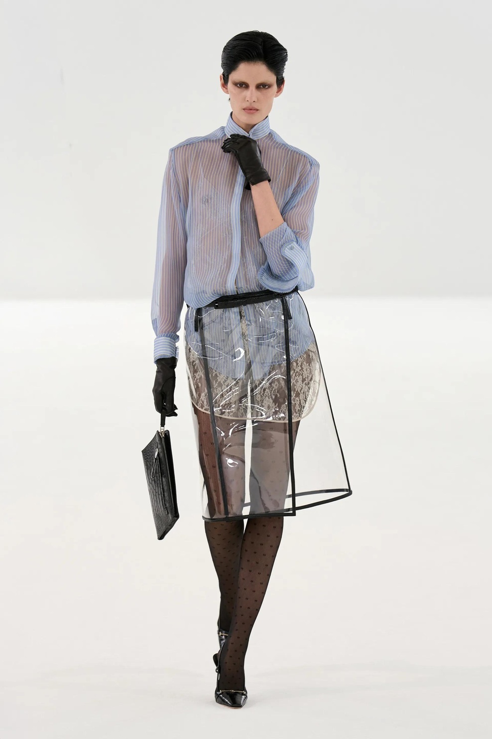 Haider Ackermann nadaljuje novo poglavje znamke Tom Ford z drzno kolekcijo