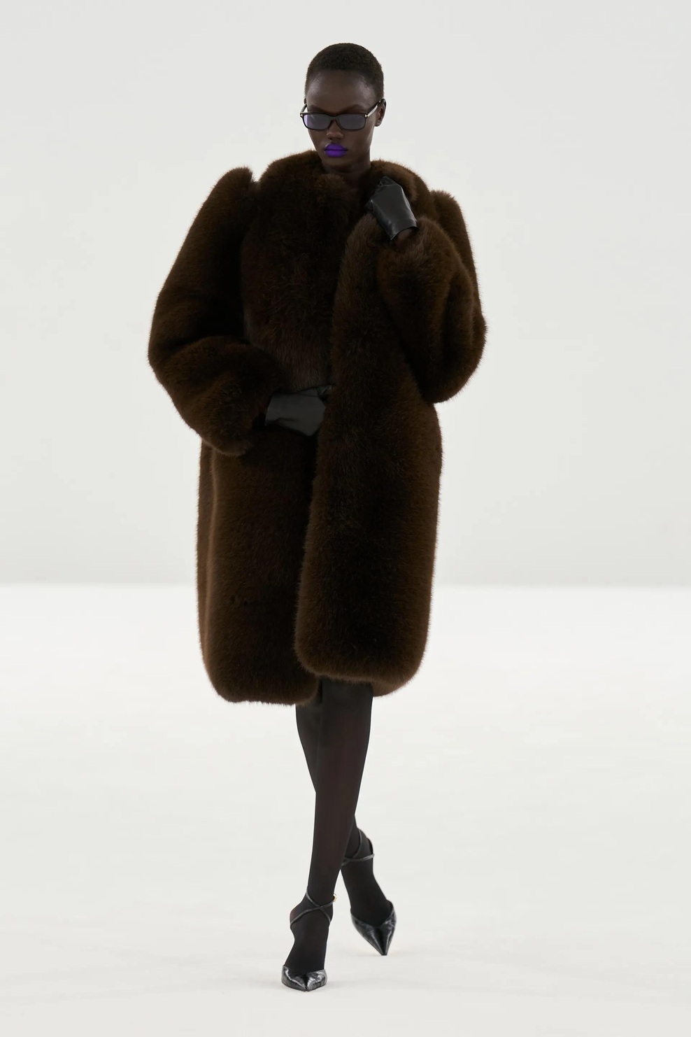 Haider Ackermann nadaljuje novo poglavje znamke Tom Ford z drzno kolekcijo