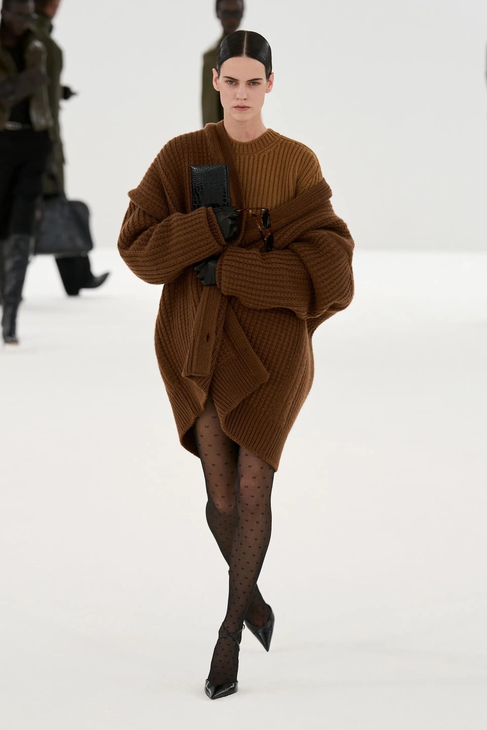 Haider Ackermann nadaljuje novo poglavje znamke Tom Ford z drzno kolekcijo