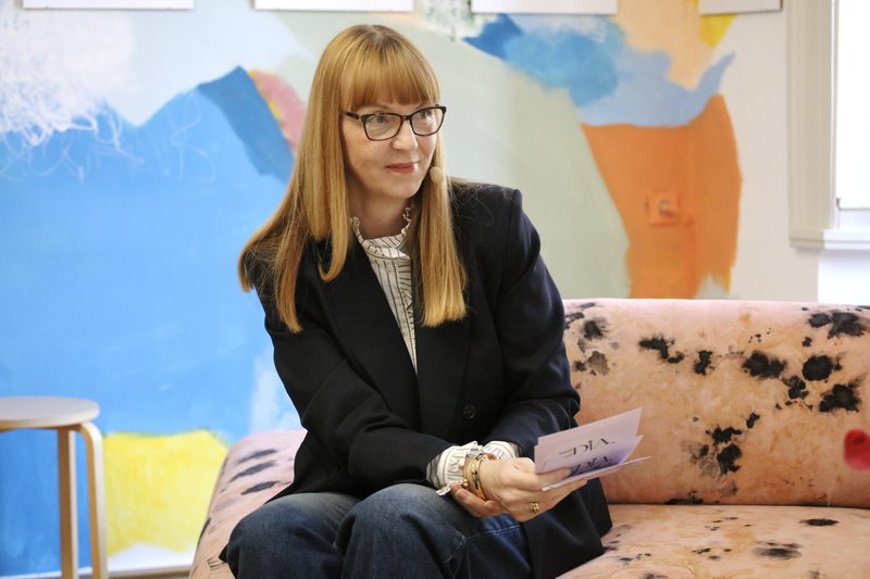 Elle Dialog nam je razkril moč ženske besede v času, ko je pogovor morda še edina pot do mirnejše prihodnosti