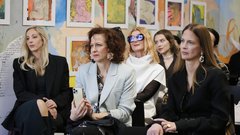 Elle Dialog nam je razkril moč ženske besede v času, ko je pogovor morda še edina pot do mirnejše prihodnosti