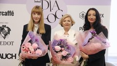 Elle Dialog nam je razkril moč ženske besede v času, ko je pogovor morda še edina pot do mirnejše prihodnosti