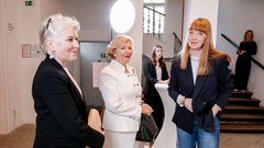 
                                                         Kaj vse smo se naučili v pogovoru z Vesno Milek in Darjo Bavdaž Kuret na letošnjem dogodku Elle Dialog