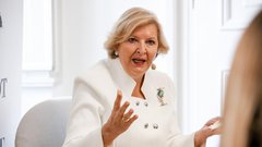 
                                                         Kaj vse smo se naučili v pogovoru z Vesno Milek in Darjo Bavdaž Kuret na letošnjem dogodku Elle Dialog