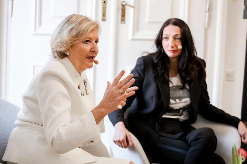 Kaj vse smo se naučili v pogovoru z Vesno Milek in Darjo Bavdaž Kuret na letošnjem dogodku Elle Dialog