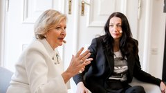 
                                                         Kaj vse smo se naučili v pogovoru z Vesno Milek in Darjo Bavdaž Kuret na letošnjem dogodku Elle Dialog