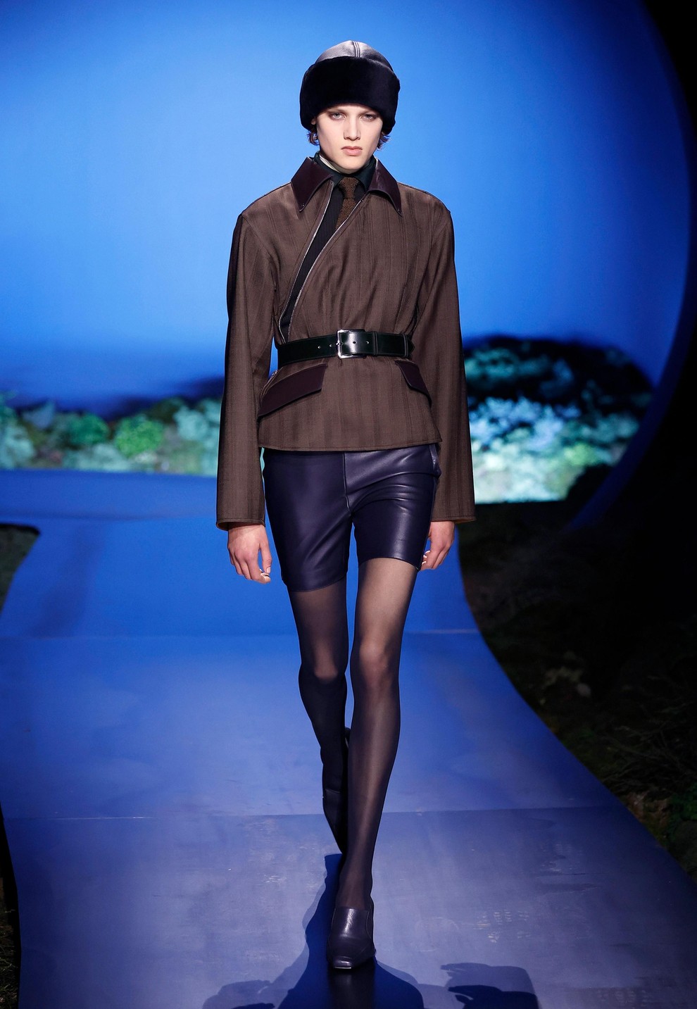 Kako s pasom oplemenititi vsak stajling? Hermès za jesen in zimo 2026/27