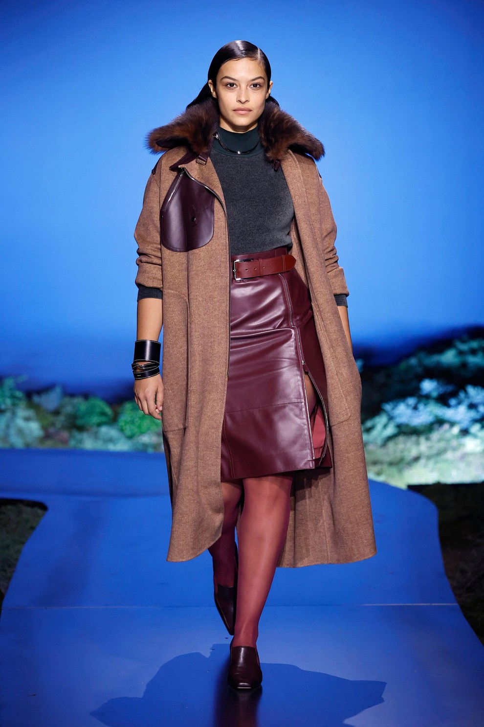 Kako s pasom oplemenititi vsak stajling? Hermès za jesen in zimo 2026/27