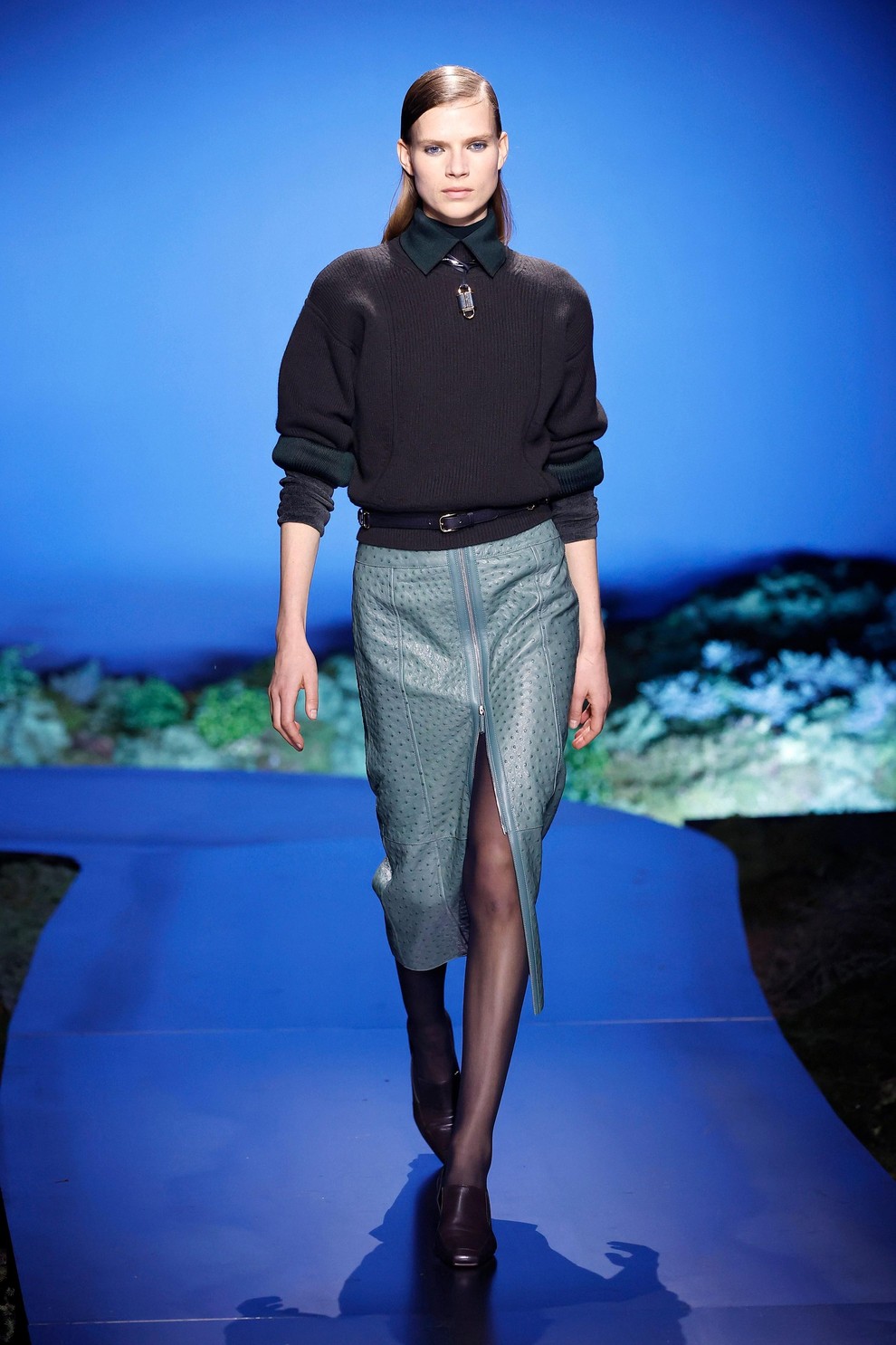 Kako s pasom oplemenititi vsak stajling? Hermès za jesen in zimo 2026/27