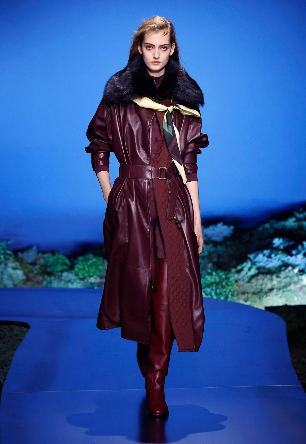 Kako s pasom oplemenititi vsak stajling? Hermès za jesen in zimo 2026/27