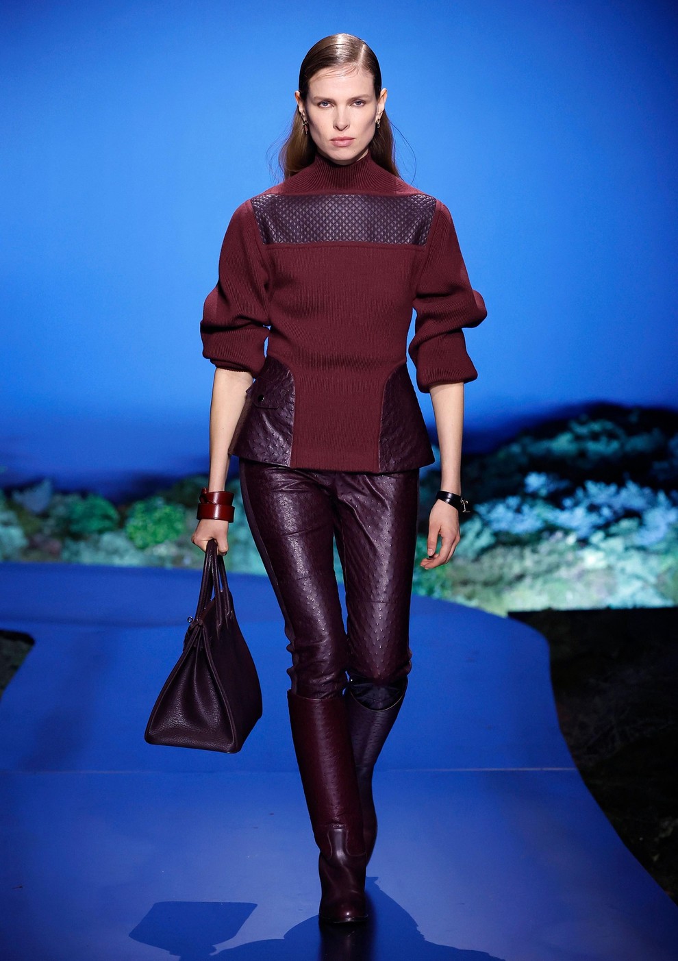 Kako s pasom oplemenititi vsak stajling? Hermès za jesen in zimo 2026/27