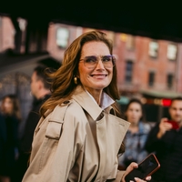 Večina žensk z uporabo ličil nenamerno postara svoj obraz: kaj narediti namesto tega?