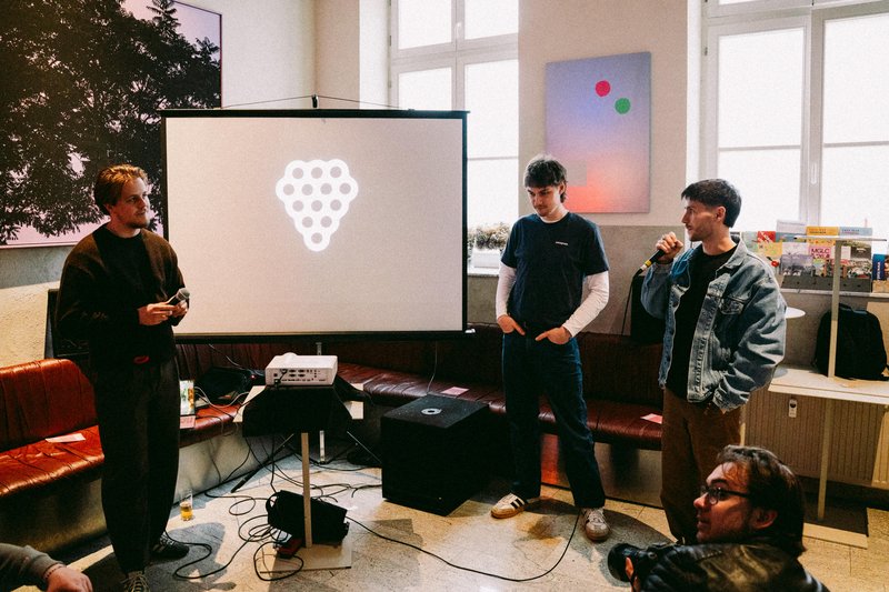 »Pogumno!« Ta znana slovenska skupina v enem tednu storila, kar ni še nihče – zdaj vemo razlog!