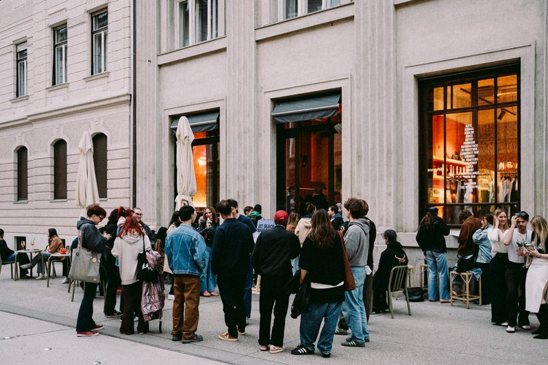 »Pogumno!« Ta znana slovenska skupina v enem tednu storila, kar ni še nihče – zdaj vemo razlog!