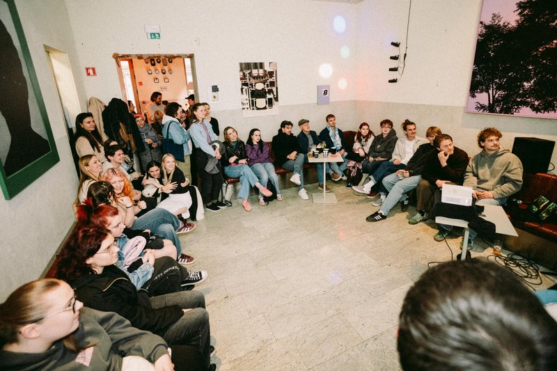 »Pogumno!« Ta znana slovenska skupina v enem tednu storila, kar ni še nihče – zdaj vemo razlog!